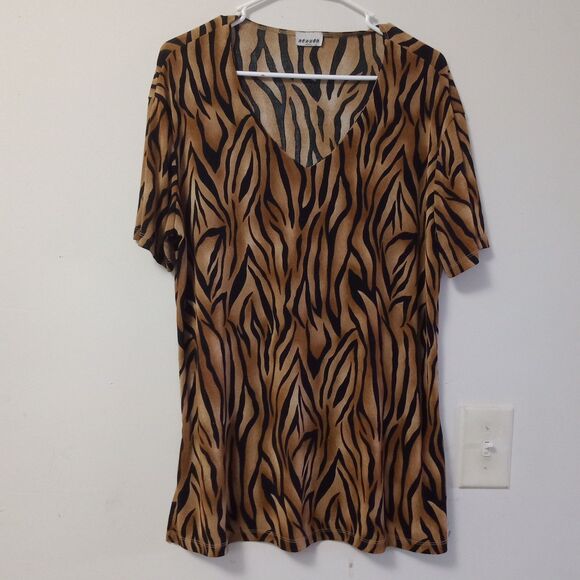 Nexxen Plus Size 2X Animal Print Top Brown Black Blouse Short Sleeve Curvy - Picture 2 of 6